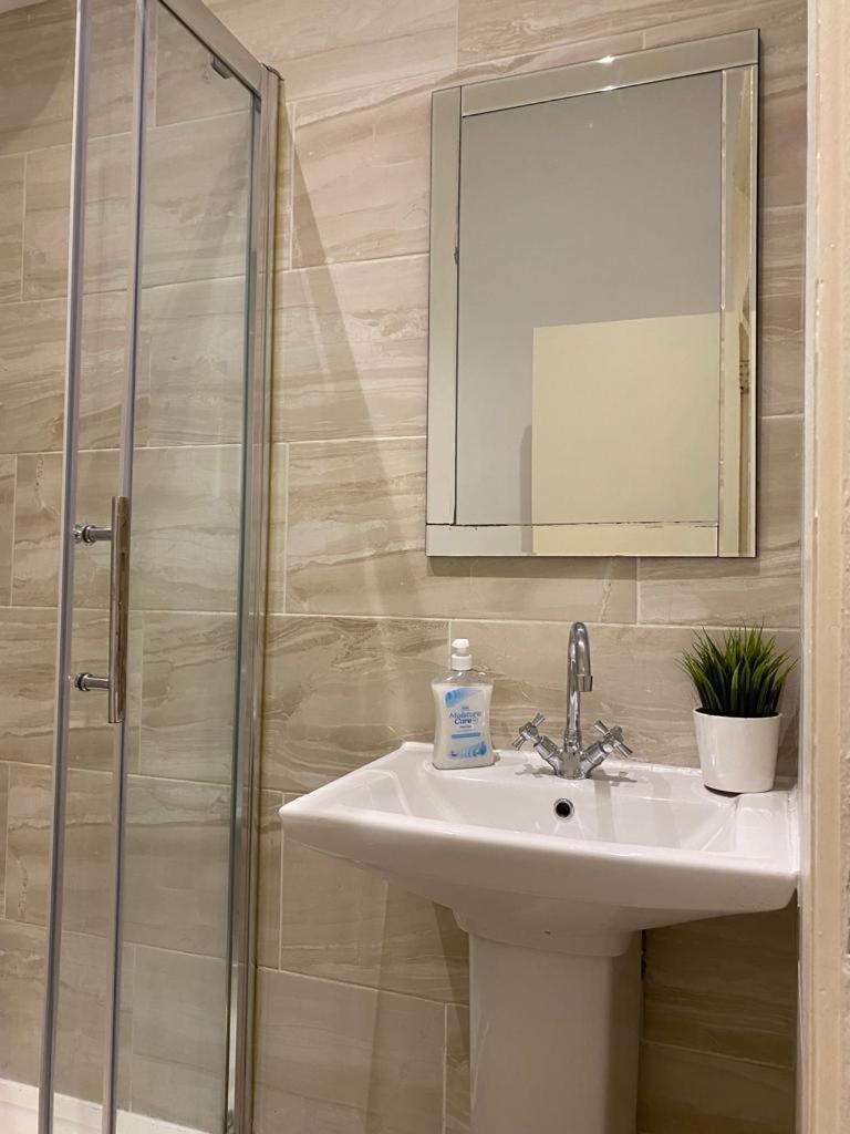 Lovely Private Rooms In Camden, Central London Londres Exterior foto